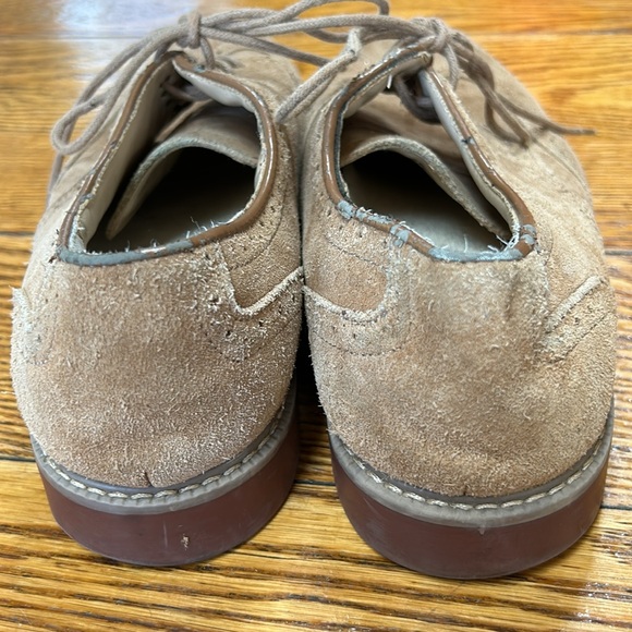 Vintage G.H. Bass Men’s Pembroke suede wingtips. Lace up tan, suede. Size 10 - Picture 3 of 11
